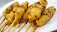 Chicken colors bay complete list pixabay credit